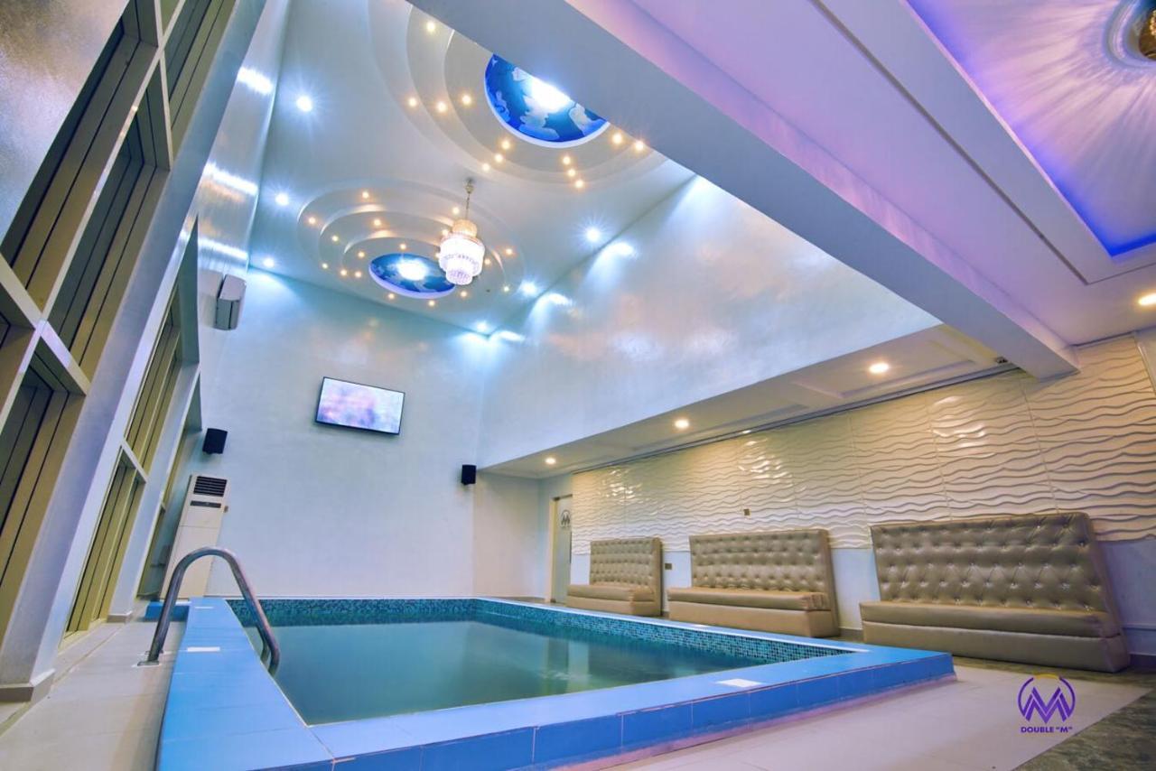 Double M Exquisite Suites And Lounge Lekki Ogombo Εξωτερικό φωτογραφία