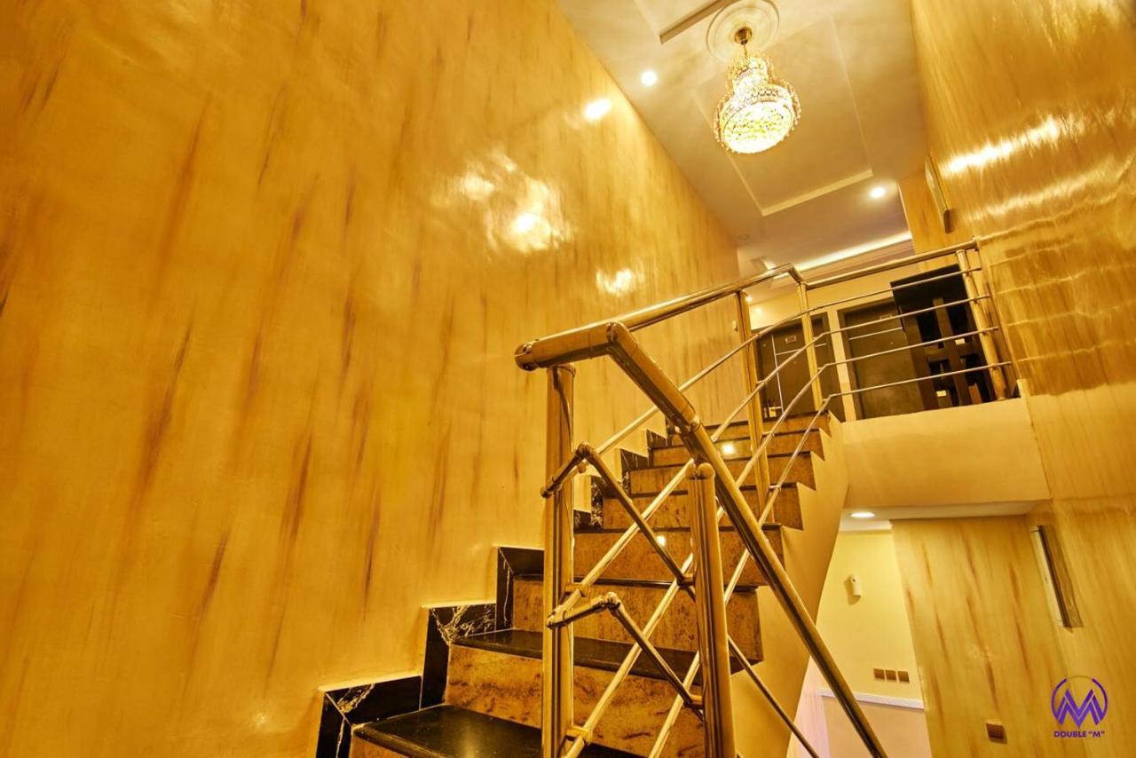 Double M Exquisite Suites And Lounge Lekki Ogombo Εξωτερικό φωτογραφία