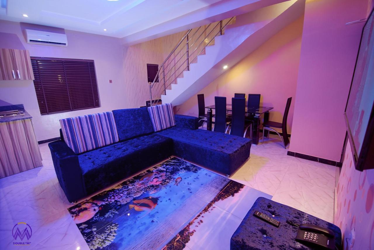 Double M Exquisite Suites And Lounge Lekki Ogombo Εξωτερικό φωτογραφία