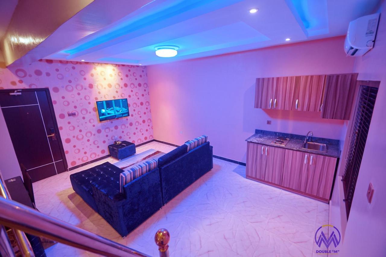 Double M Exquisite Suites And Lounge Lekki Ogombo Εξωτερικό φωτογραφία