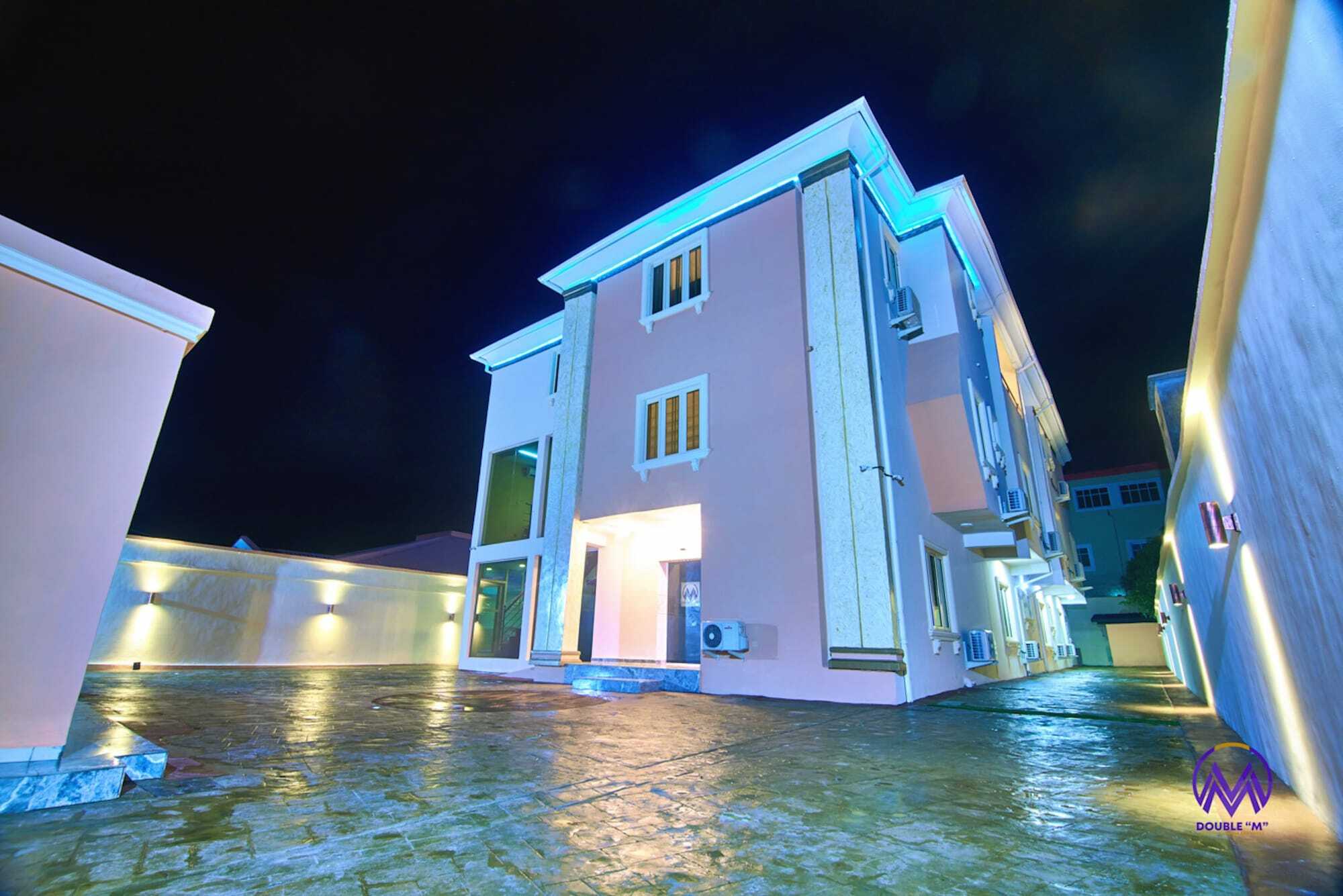 Double M Exquisite Suites And Lounge Lekki Ogombo Εξωτερικό φωτογραφία