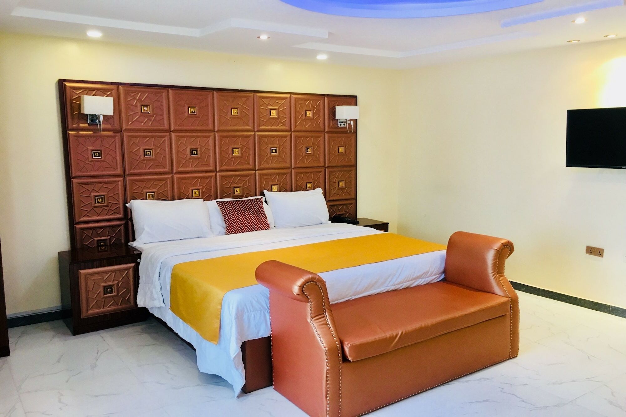 Double M Exquisite Suites And Lounge Lekki Ogombo Εξωτερικό φωτογραφία